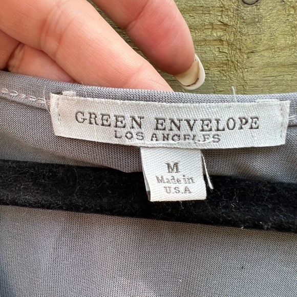 Green Envelope Zippered Tank Top size Medium - Picture 6 of 7